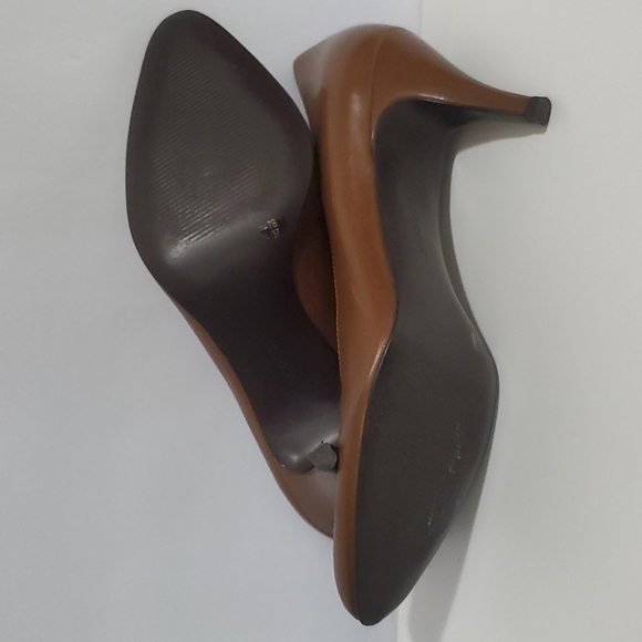BCBGirks Brown Heels 7B - Picture 6 of 6